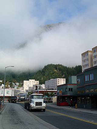 Nebelschwaden über Juneau