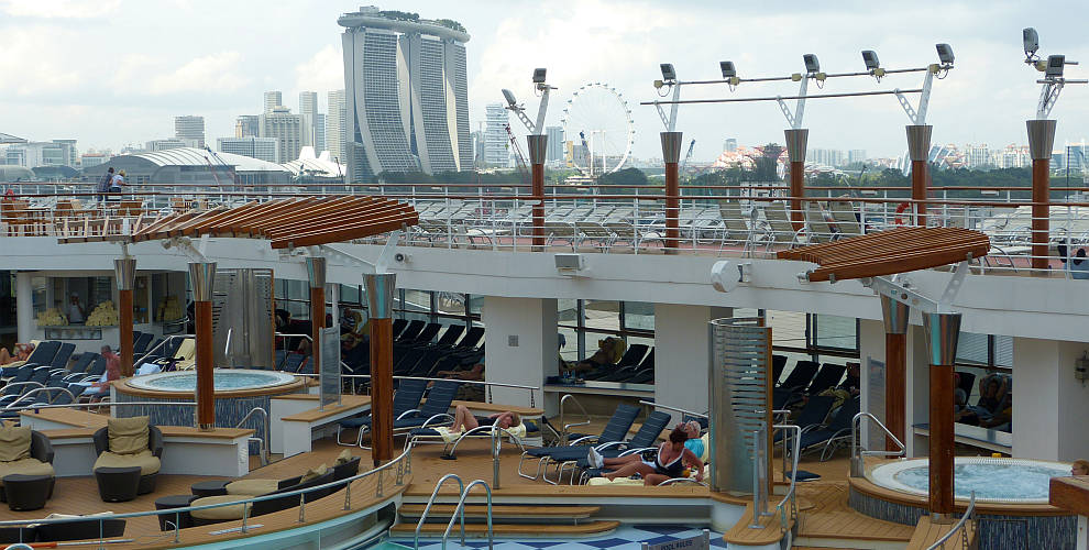 Millennium vor Singapur