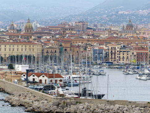 Hafen von Palermo