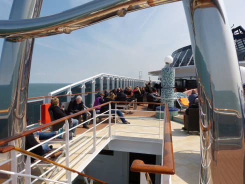 Offene Pool Landschaft achtern