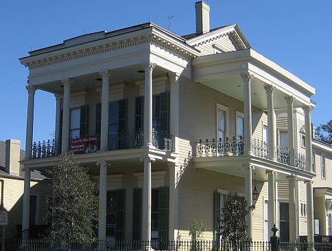 Garden Distrikt Villa