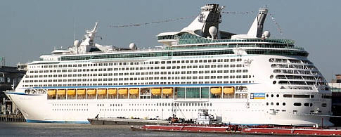 Voyager ots am Pier in NO